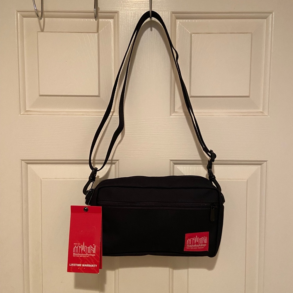 NWT Manhattan Portage Jogger Large Black Bag Crossbody Shoulder Strap Nylon